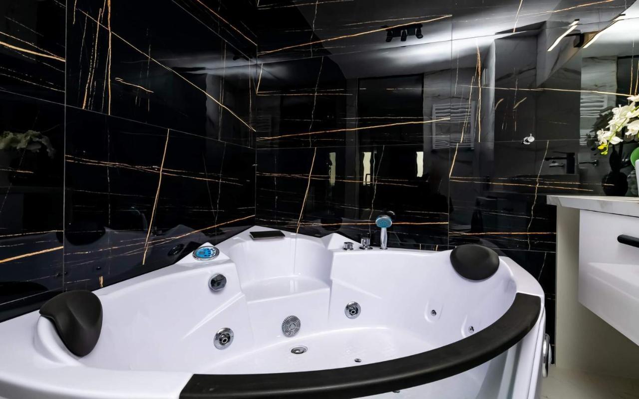 Loveroom Panorama Park Jacuzzi Bialystok Ngoại thất bức ảnh